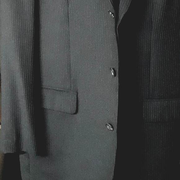 SUIT & BONUS 4 TIES!! US 42R /Jacket & 36R Pants - Picture 5 of 7